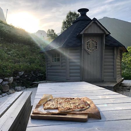 Vacation Home In Fjordgard With Views Of Segla And The Fjord エクステリア 写真