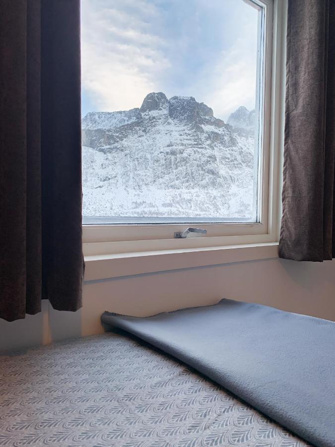 Vacation Home In Fjordgard With Views Of Segla And The Fjord エクステリア 写真