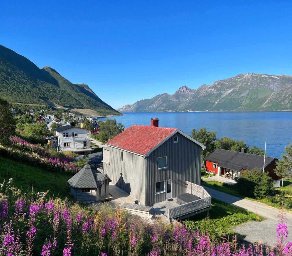 Vacation Home In Fjordgard With Views Of Segla And The Fjord エクステリア 写真