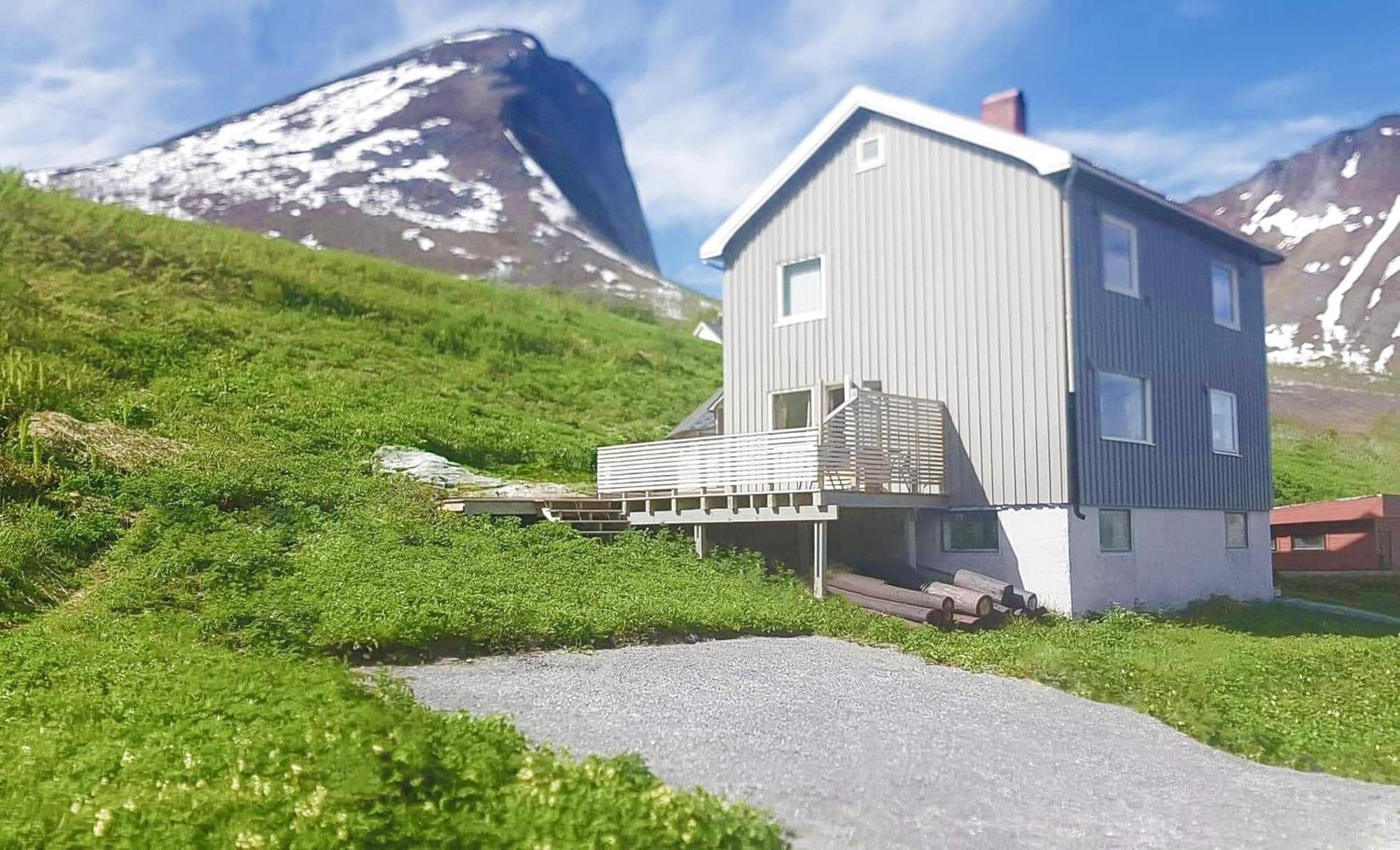 Vacation Home In Fjordgard With Views Of Segla And The Fjord エクステリア 写真